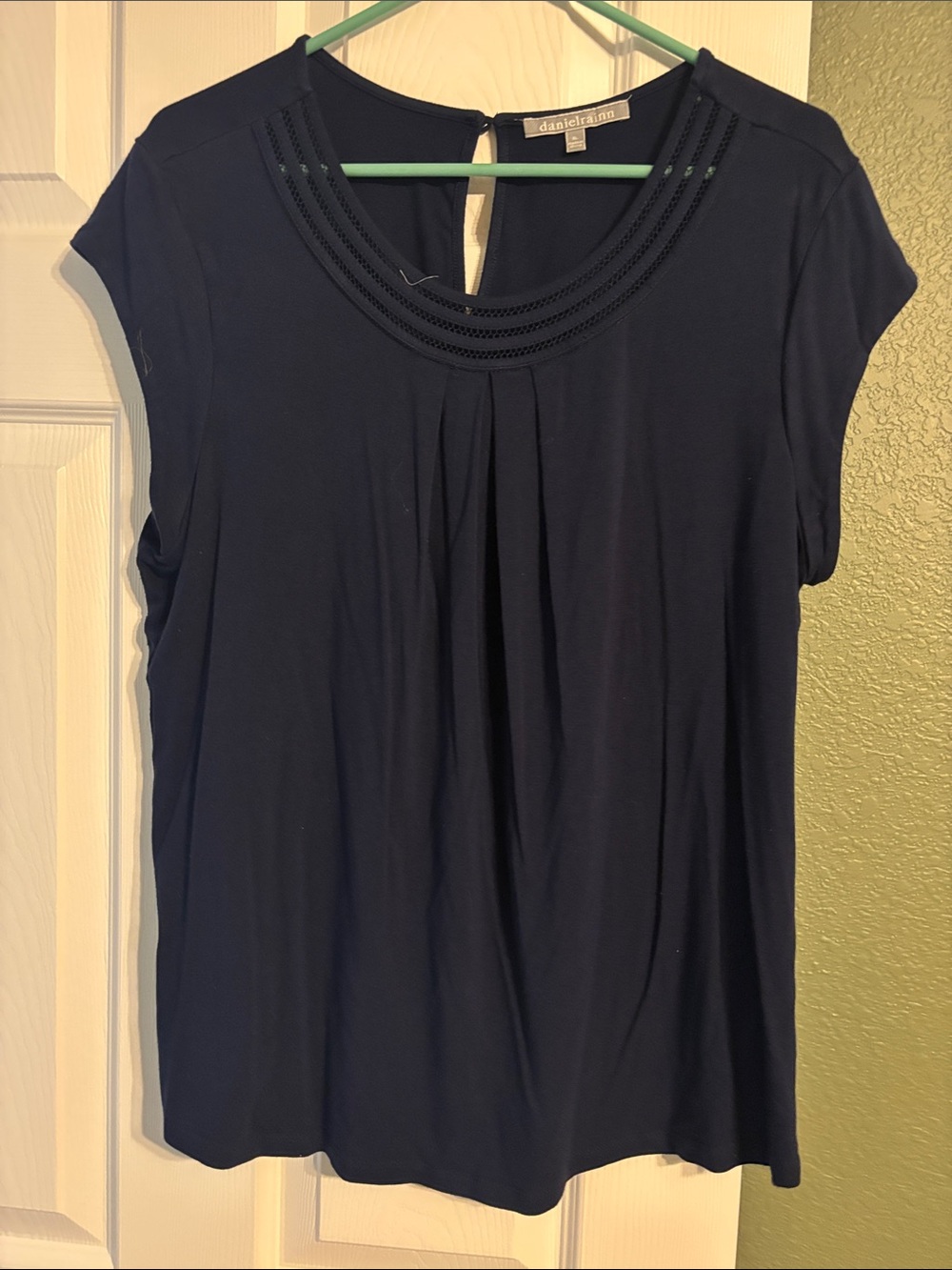 Daniel Rainn Dark Navy Pleated Scoop Neck Cap Sleeve Top
